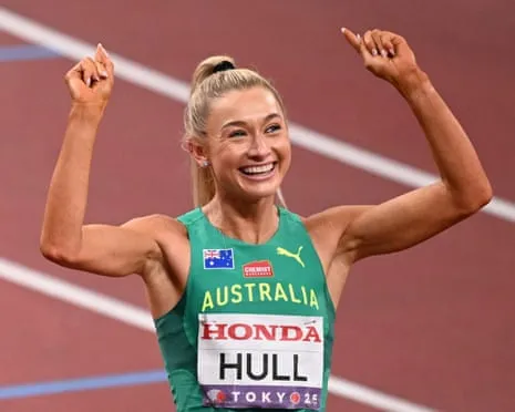 Australia's Hull Seizes Fresh Start, Advances to Global Competition Showdown