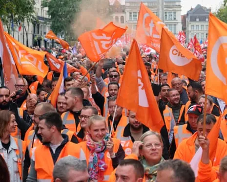 France-Wide Walkout Demonstrations Draws Hundreds of Thousands Protesting In France